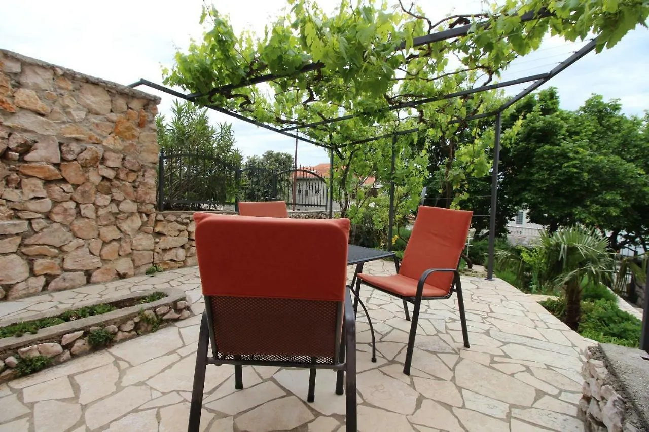Apartments Ivona 1 Novi Vinodolski