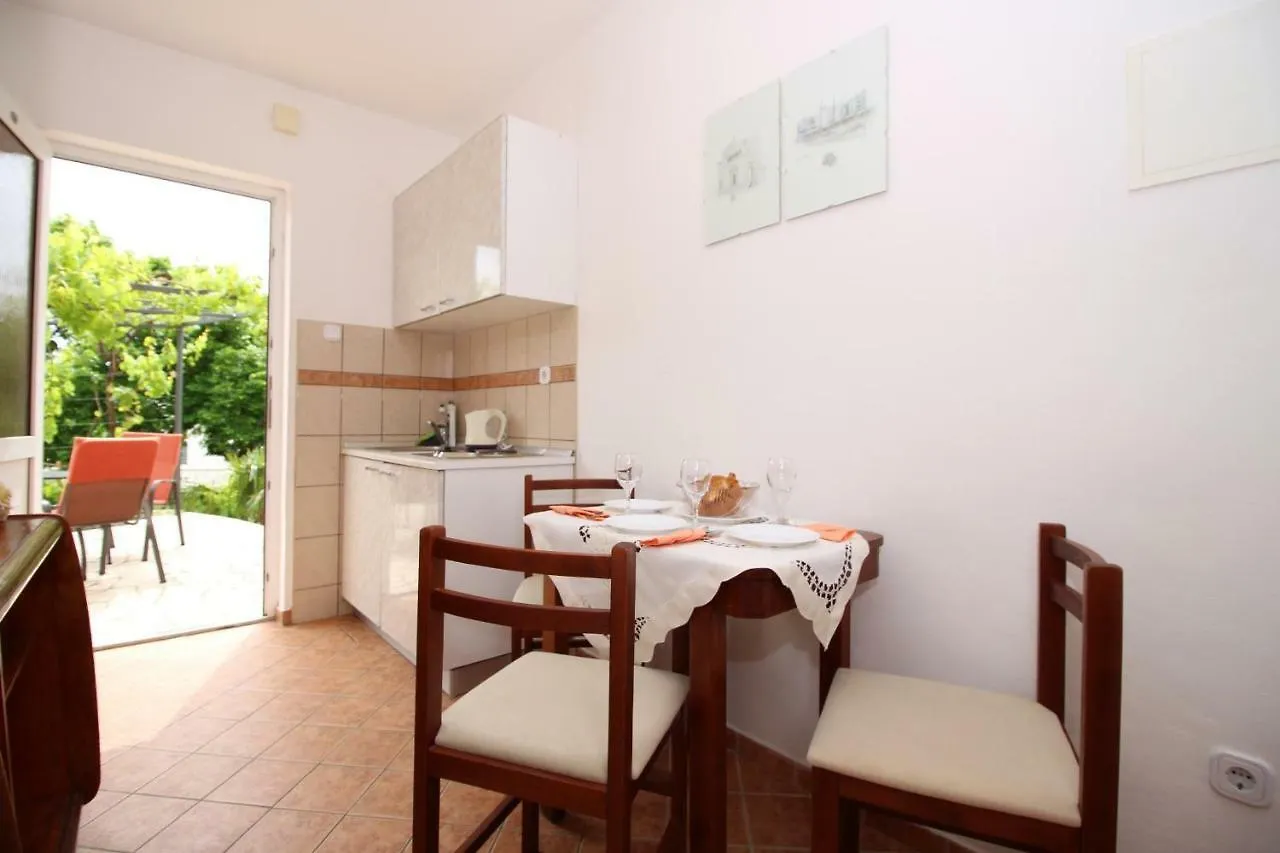 Apartments Ivona 1 Novi Vinodolski Kroatien